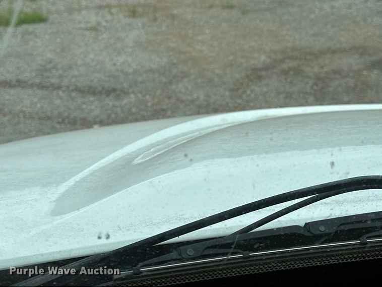 image for item OM9463 2002 International  4400 utility / service truck