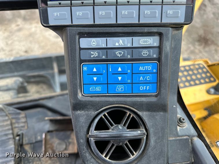 image for item OM9464 2019 Komatsu  PC88MR-10 mini excavator