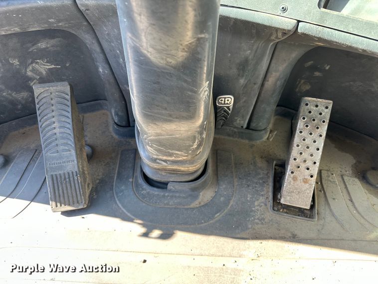 image for item OM9466 2008 John Deere  304J wheel loader