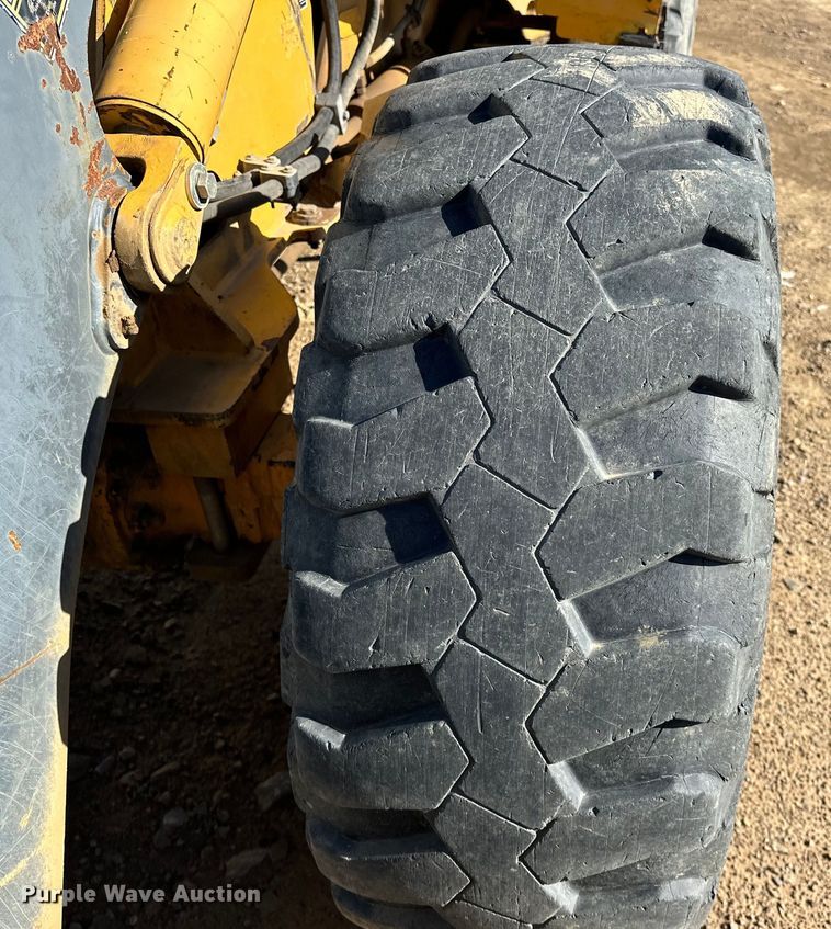 image for item OM9466 2008 John Deere  304J wheel loader