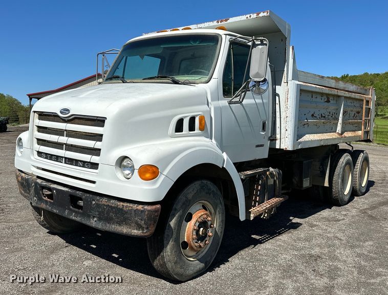 image for item OM9469 2001 Sterling  LT7500 dump truck