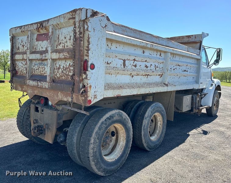 image for item OM9469 2001 Sterling  LT7500 dump truck