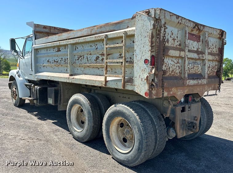 image for item OM9469 2001 Sterling  LT7500 dump truck