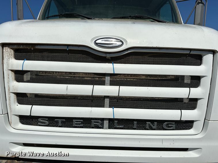 image for item OM9469 2001 Sterling  LT7500 dump truck