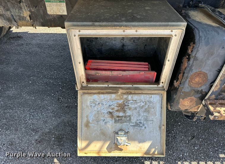 image for item OM9469 2001 Sterling  LT7500 dump truck