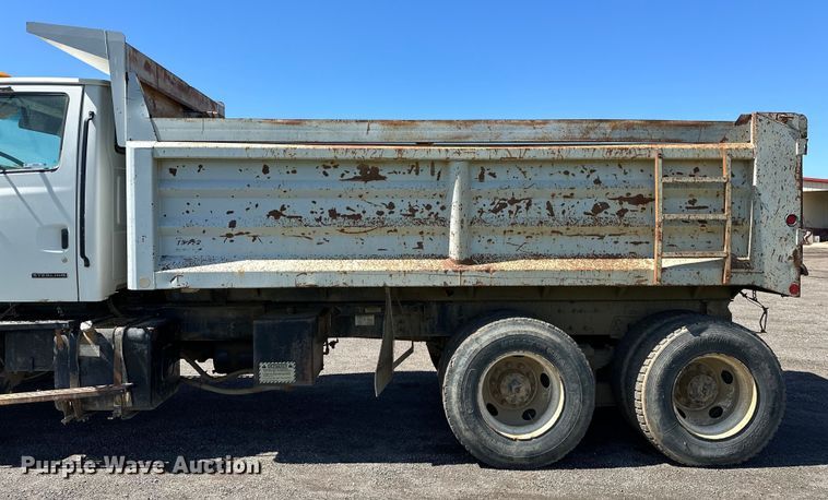 image for item OM9469 2001 Sterling  LT7500 dump truck