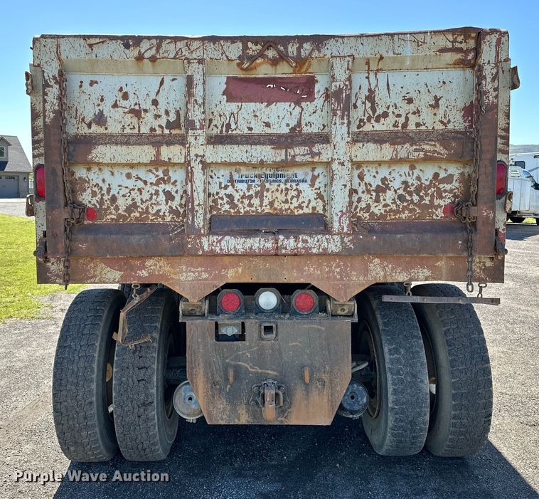 image for item OM9469 2001 Sterling  LT7500 dump truck