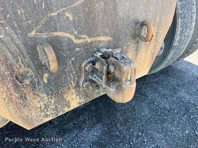 image for item OM9469 2001 Sterling  LT7500 dump truck