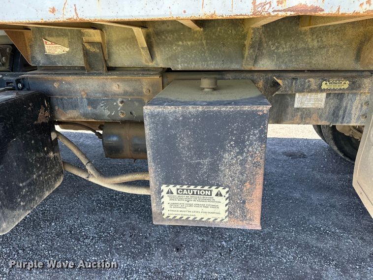 image for item OM9469 2001 Sterling  LT7500 dump truck