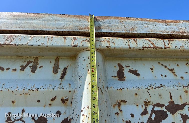 image for item OM9469 2001 Sterling  LT7500 dump truck