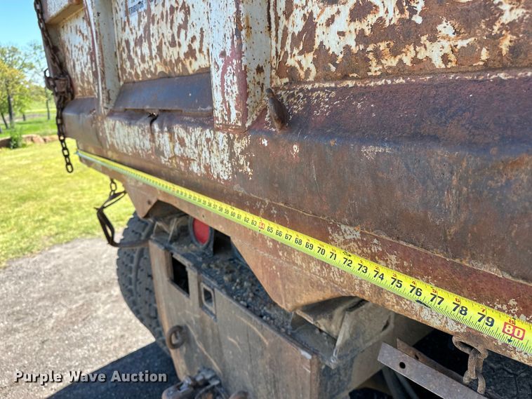 image for item OM9469 2001 Sterling  LT7500 dump truck