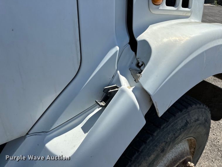 image for item OM9469 2001 Sterling  LT7500 dump truck