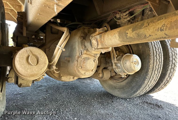 image for item OM9469 2001 Sterling  LT7500 dump truck