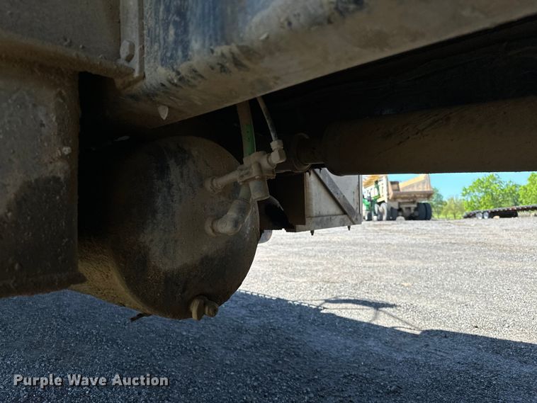 image for item OM9469 2001 Sterling  LT7500 dump truck