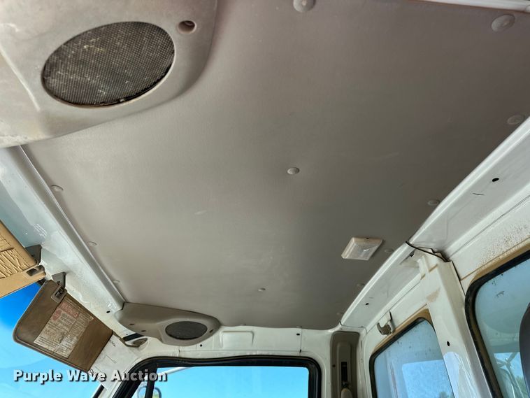 image for item OM9469 2001 Sterling  LT7500 dump truck