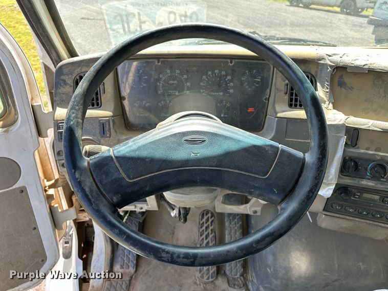 image for item OM9469 2001 Sterling  LT7500 dump truck