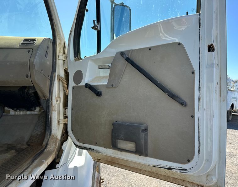 image for item OM9469 2001 Sterling  LT7500 dump truck