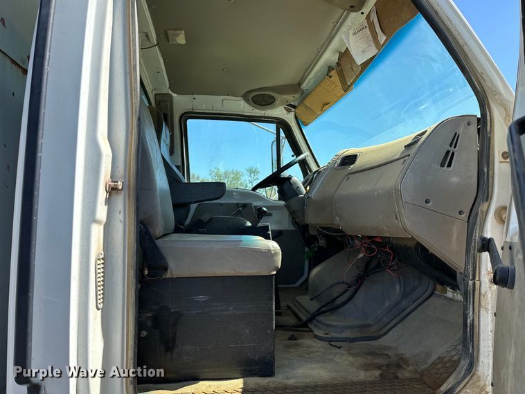 image for item OM9469 2001 Sterling  LT7500 dump truck