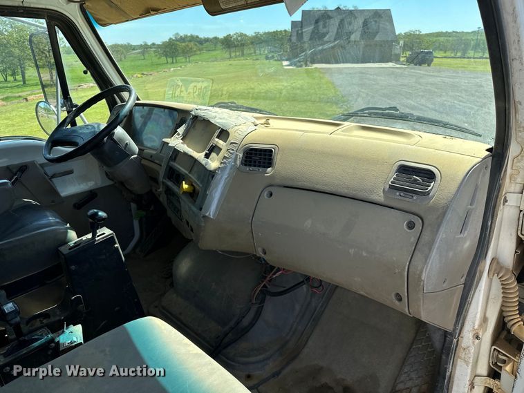 image for item OM9469 2001 Sterling  LT7500 dump truck