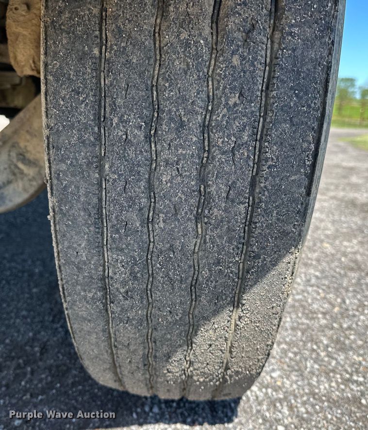 image for item OM9469 2001 Sterling  LT7500 dump truck