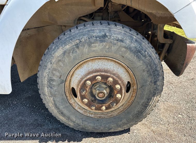 image for item OM9469 2001 Sterling  LT7500 dump truck