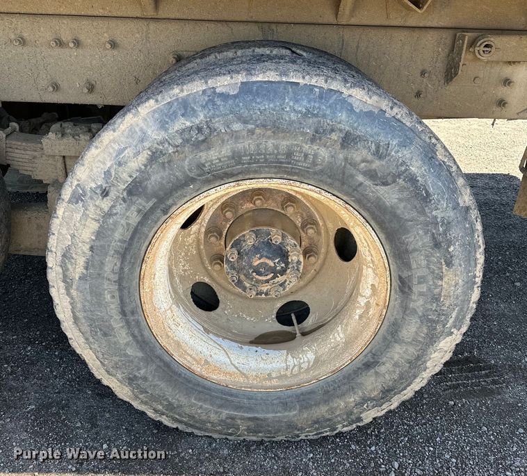 image for item OM9469 2001 Sterling  LT7500 dump truck