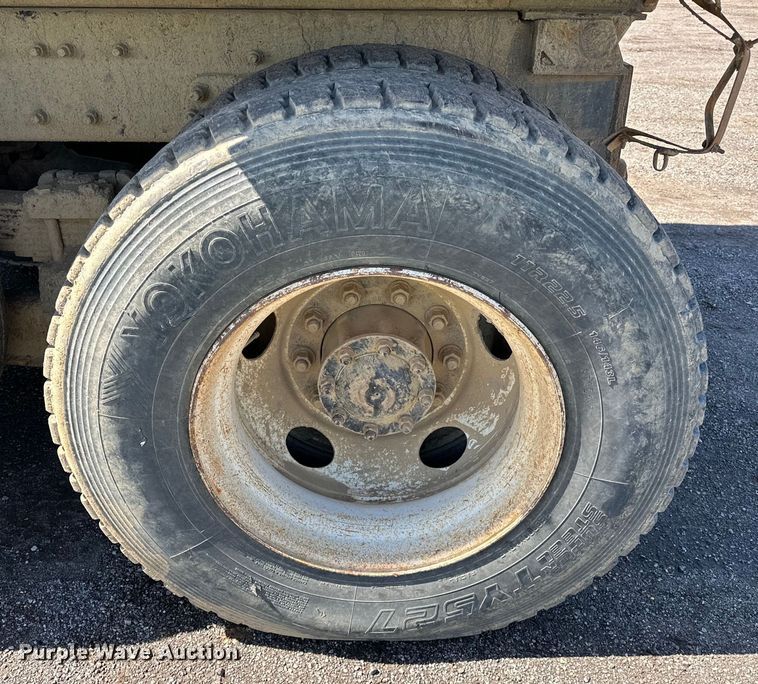 image for item OM9469 2001 Sterling  LT7500 dump truck