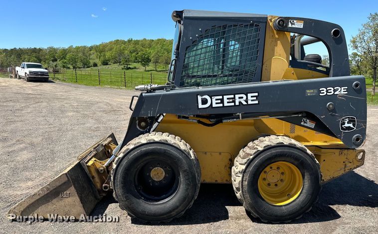 image for item OM9470 2015 John Deere  332E skid steer loader