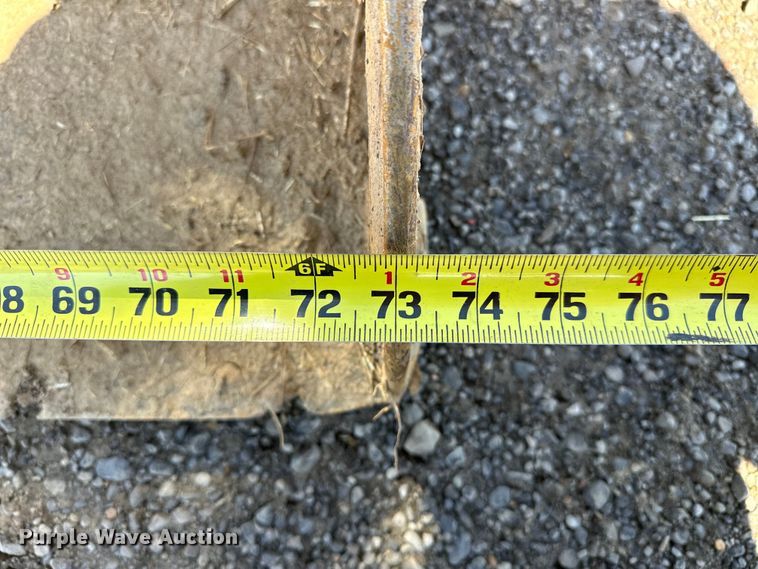 image for item OM9470 2015 John Deere  332E skid steer loader