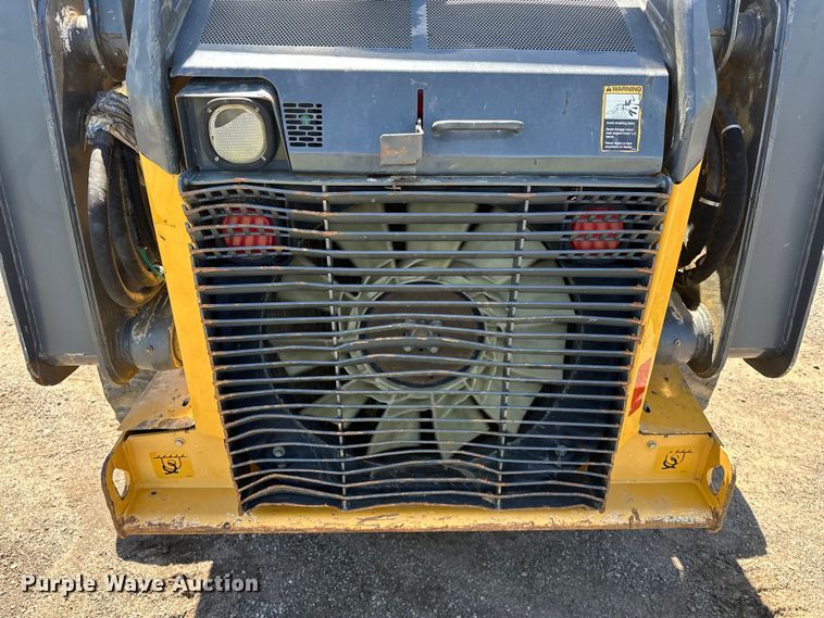 image for item OM9470 2015 John Deere  332E skid steer loader