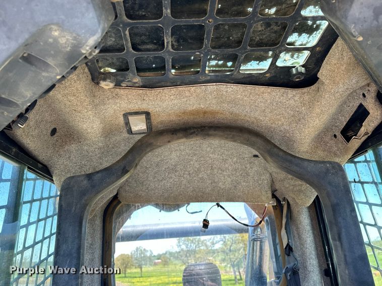 image for item OM9470 2015 John Deere  332E skid steer loader