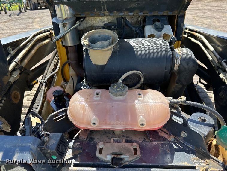 image for item OM9470 2015 John Deere  332E skid steer loader