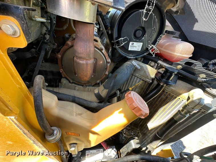 image for item OM9470 2015 John Deere  332E skid steer loader