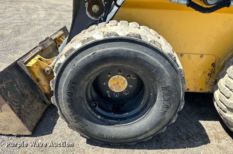 image for item OM9470 2015 John Deere  332E skid steer loader