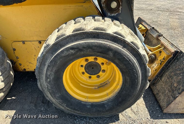 image for item OM9470 2015 John Deere  332E skid steer loader