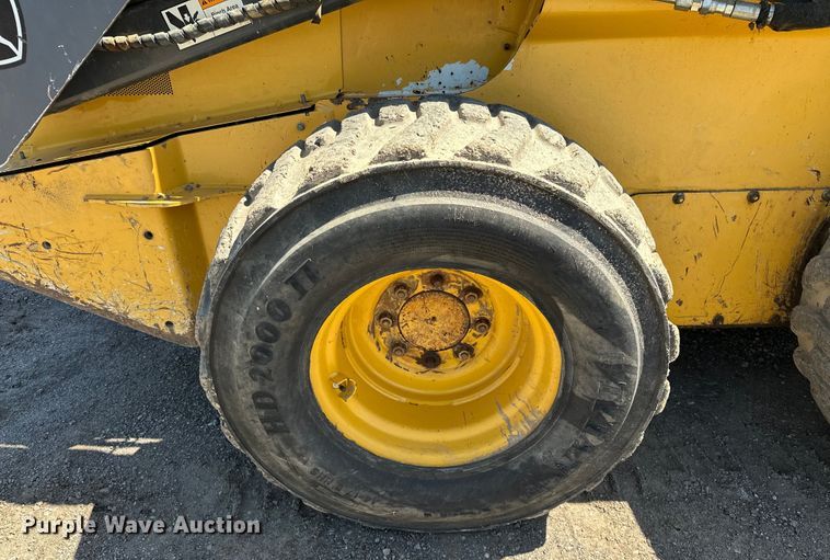 image for item OM9470 2015 John Deere  332E skid steer loader