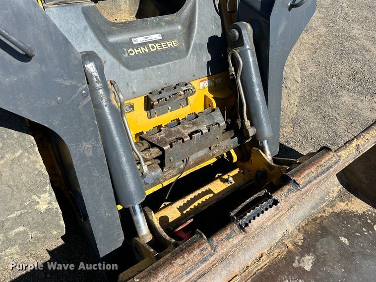 image for item OM9471 2016 John Deere  332E  skid steer loader