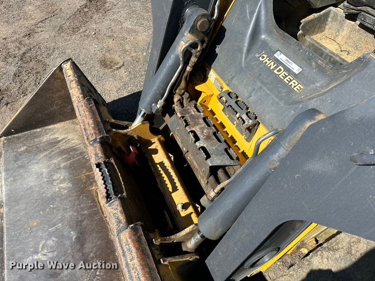 image for item OM9471 2016 John Deere  332E  skid steer loader