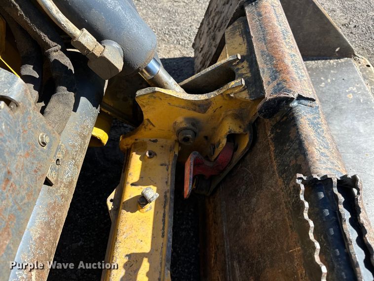 image for item OM9471 2016 John Deere  332E  skid steer loader