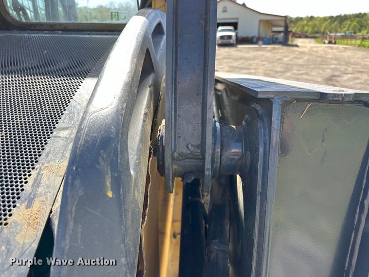 image for item OM9471 2016 John Deere  332E  skid steer loader