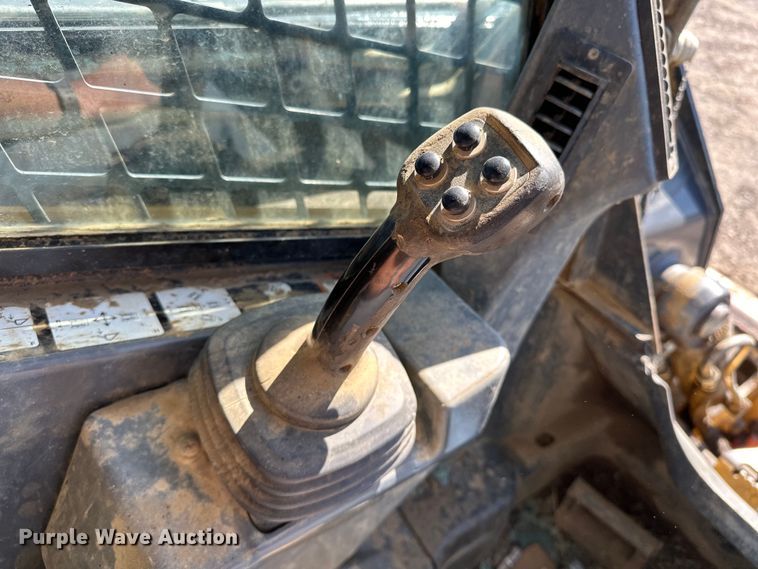 image for item OM9471 2016 John Deere  332E  skid steer loader