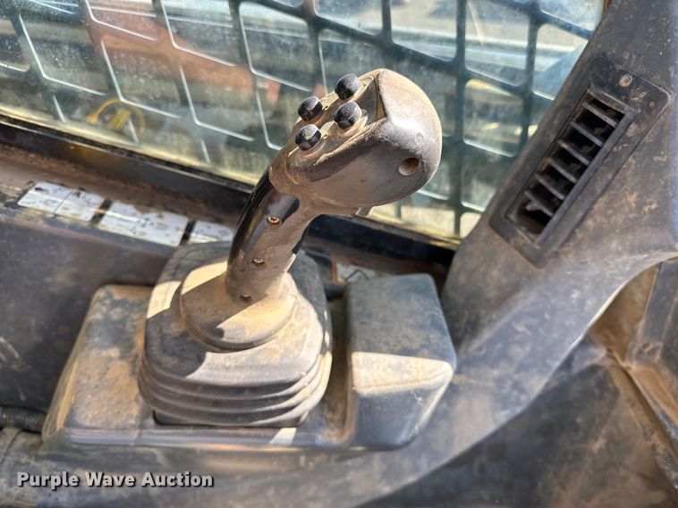 image for item OM9471 2016 John Deere  332E  skid steer loader