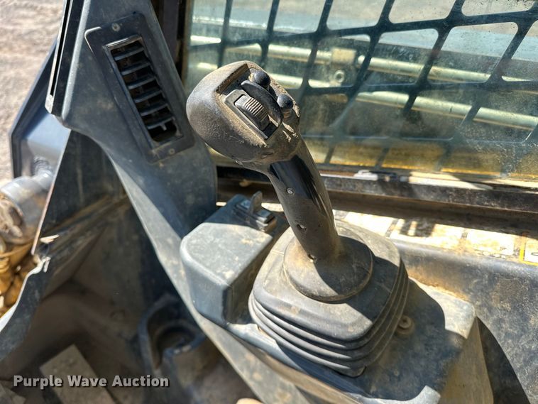 image for item OM9471 2016 John Deere  332E  skid steer loader