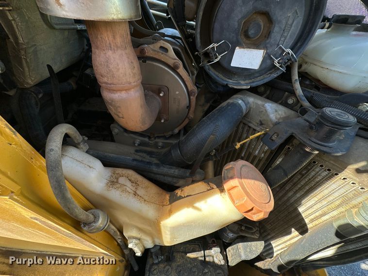 image for item OM9471 2016 John Deere  332E  skid steer loader