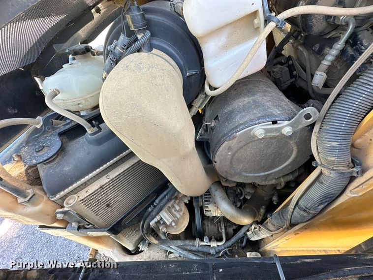 image for item OM9471 2016 John Deere  332E  skid steer loader