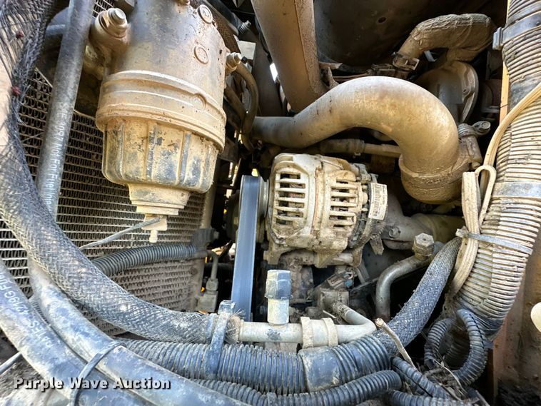 image for item OM9471 2016 John Deere  332E  skid steer loader