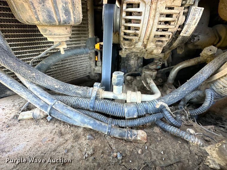 image for item OM9471 2016 John Deere  332E  skid steer loader