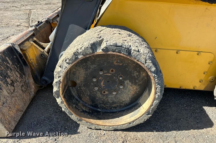 image for item OM9471 2016 John Deere  332E  skid steer loader