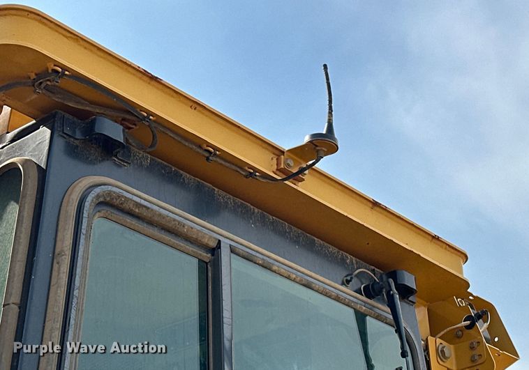 image for item OM9487 2008 Caterpillar  D6T XW VP dozer