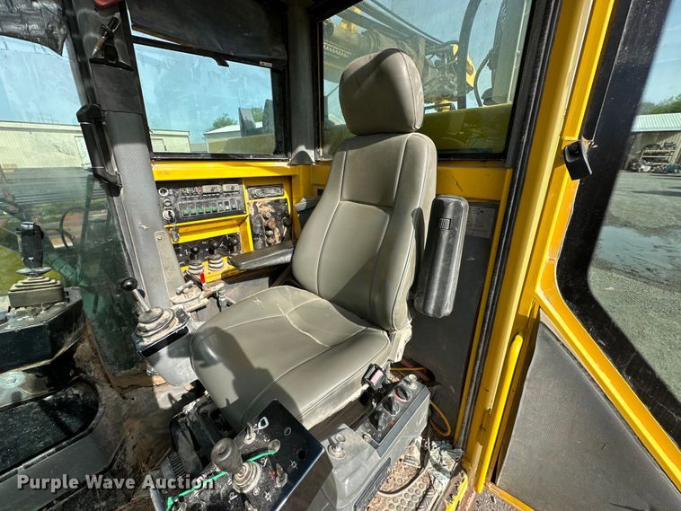 image for item OM9832 2006 Atlas Copco  ROC L6H-54 rock drill